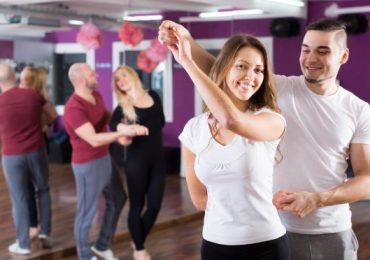 Bachata en couple : comment mieux coordonner ses mouvements ?