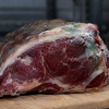 Moisissure sur la viande : est-ce normal durant la maturation ?